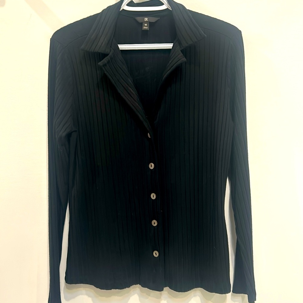 BR ribbed button down top